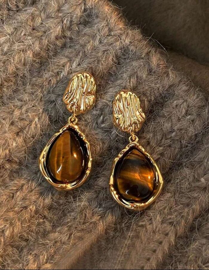 Vintage Resin Inlaid Earring - Image 4