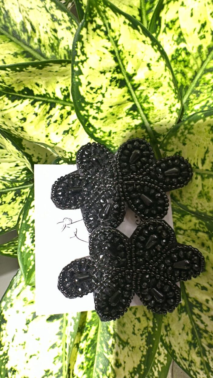 Intricately beaded ivory & Black tones Earring - Image 7