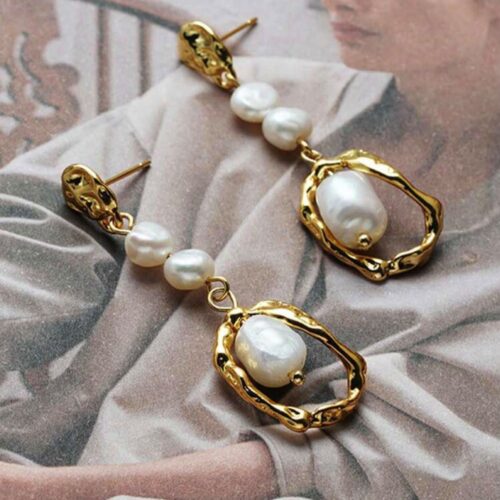 natural Pearl luxurious long Ear stud
