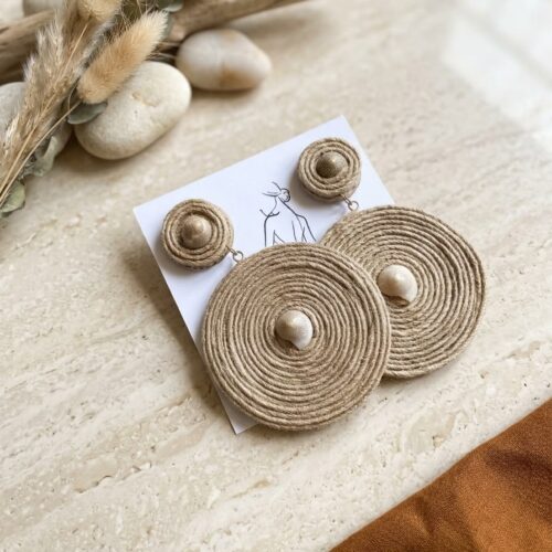 jute circle with shell